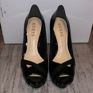 Brand new guess pumps